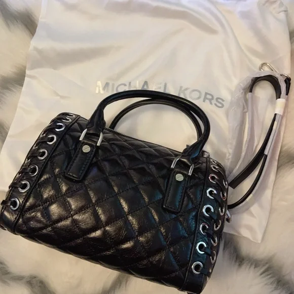 Authentic brand new MK Hippie Grommt Sophie satchel in leather - Picture 3 of 7